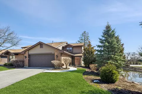 939 Brown Deer Dr, Westmont, IL 60559