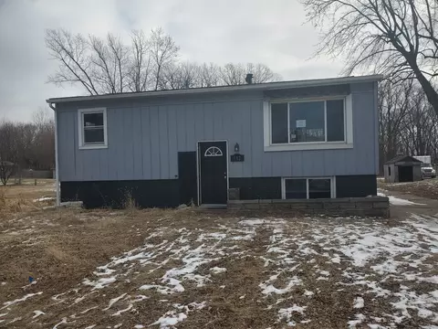 612 Manchester Dr, Kewanee, IL 61443