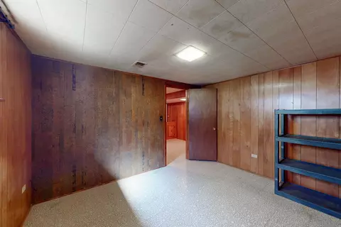 Bedroom - 521 Sandy Ln, Des Plaines, IL 60016 photo 8 of 8