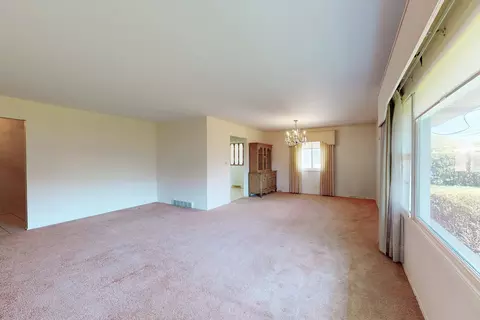 Living - 521 Sandy Ln, Des Plaines, IL 60016 photo 2 of 5
