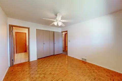 Bedroom - 521 Sandy Ln, Des Plaines, IL 60016 photo 2 of 8