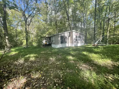Exterior - 121 Lee Ln, Murphysboro, IL 62966 photo 2 of 9