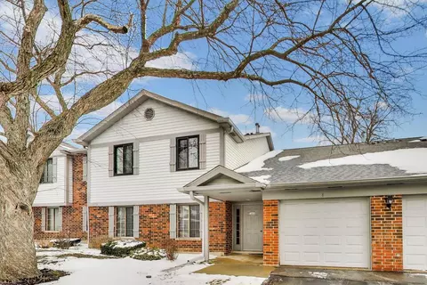 1604 W Partridge Ct #8, Arlington Heights, IL 60004