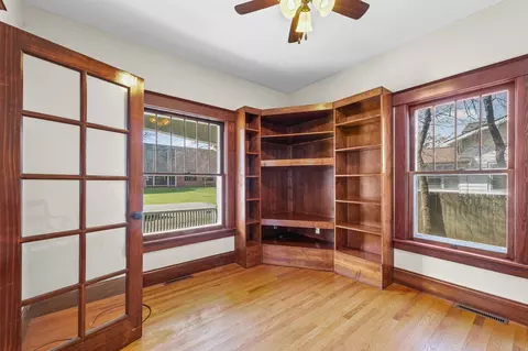 118 E William St, Monticello, IL 61856 photo 7