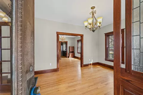 118 E William St, Monticello, IL 61856 photo 3