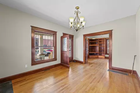 118 E William St, Monticello, IL 61856 photo 5