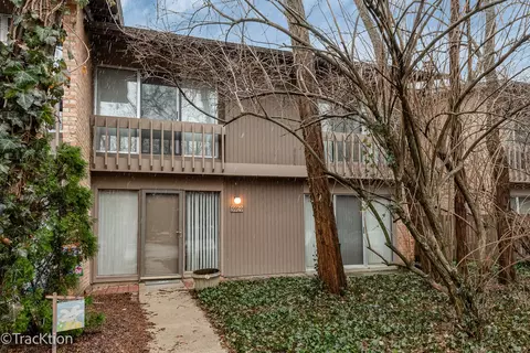 5919 Oakwood Dr #141F, Lisle, IL 60532