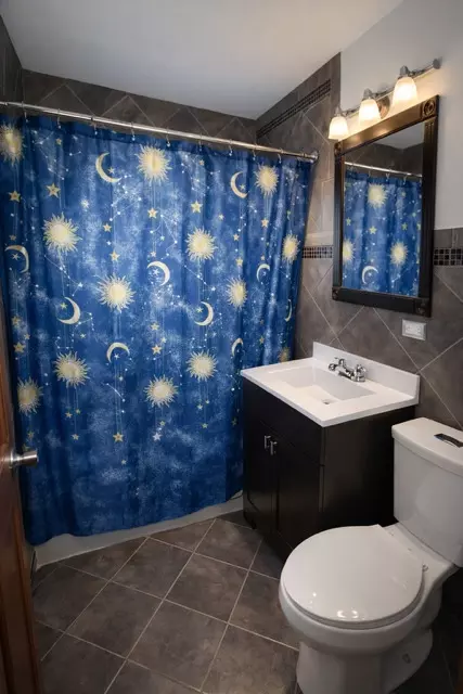 Bath - 17115 Park Ave, Lansing, IL 60438 photo 1 of 1