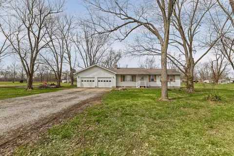 2107 Cedar Ave, Salem, IL 62881