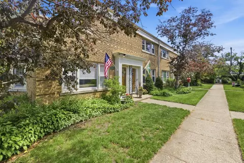 208 South Blvd #D, Evanston, IL 60202