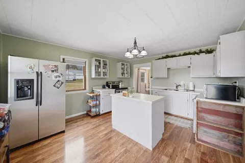 Kitchen - 418 E Wall St, Morrison, IL 61270 photo 1 of 3