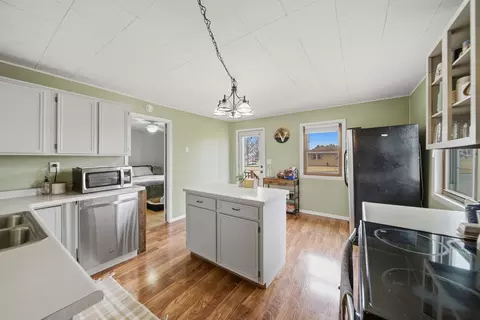 Kitchen - 418 E Wall St, Morrison, IL 61270 photo 2 of 3