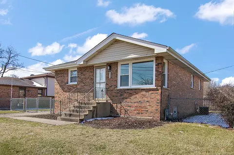 8356 Sayre Ave, Burbank, IL 60459