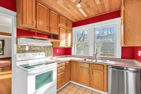 Kitchen - 809 W John St, Champaign, IL 61820 photo 1 of 3