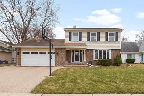 1015 Confederation Dr, Bartlett, IL 60103