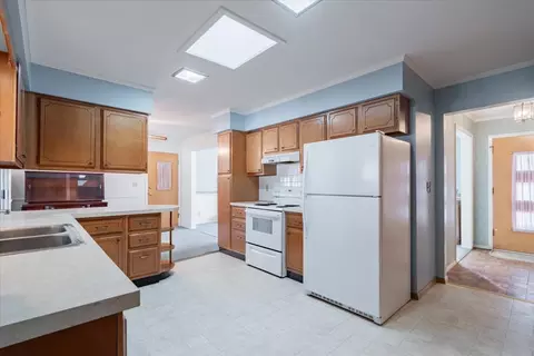 Kitchen - 402 S Blair Dr, Normal, IL 61761 photo 3 of 3