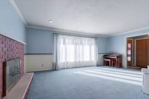Living - 402 S Blair Dr, Normal, IL 61761 photo 3 of 4