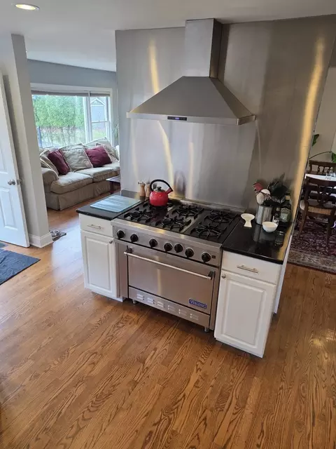 Kitchen - 1235 Park Ave, River Forest, IL 60305 photo 5 of 8