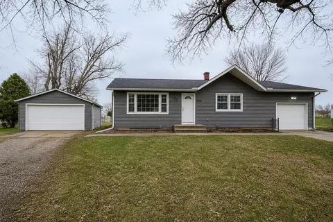 5125 W 49th St, Davenport, IA 52806