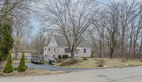 2212 Ravine Dr, Zion, IL 60099