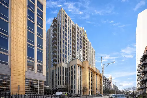 720 N Larrabee St #1711, Chicago, IL 60654