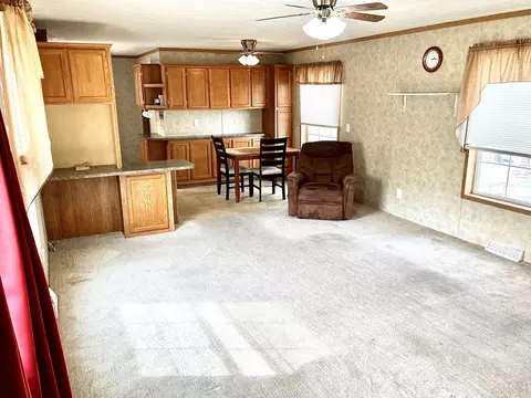 617 6th St, Bloomington, IL 61704 photo 2