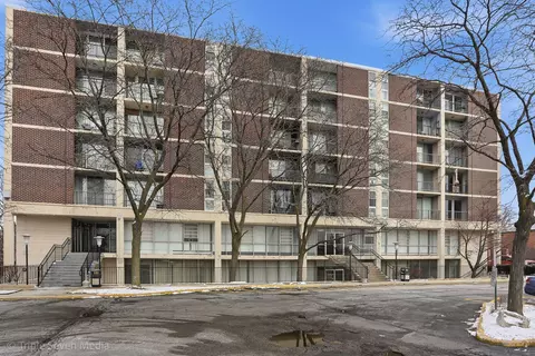 1043 S York Rd #402, Bensenville, IL 60106