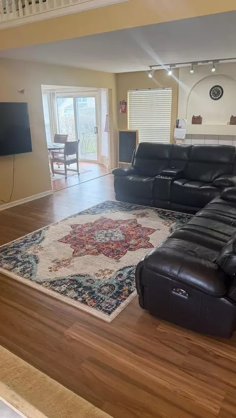 Living - 4791 Amber Cir, Hoffman Estates, IL 60192 photo 2 of 2