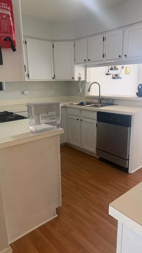 Kitchen - 4791 Amber Cir, Hoffman Estates, IL 60192 photo 1 of 2