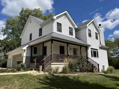 2 S590 Seraph Holmes Ct, Warrenville, IL 60555