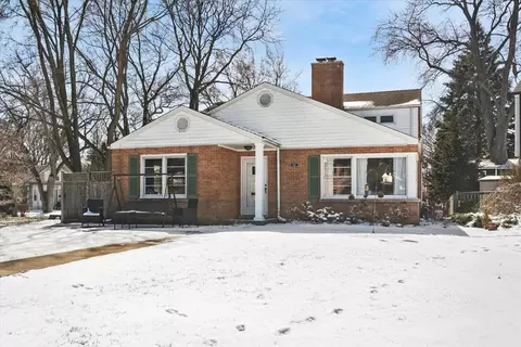 411 Pine Manor Dr, Wilmette, IL 60091