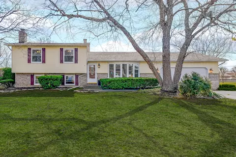 13055 W 28th St, Zion, IL 60099