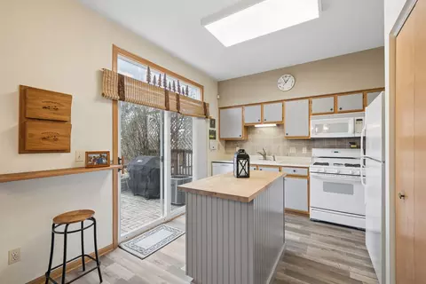 Kitchen - 21508 Franklin Cir, Plainfield, IL 60544 photo 1 of 2