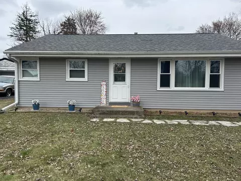 33077 Sunset Ave N, Grayslake, IL 60030
