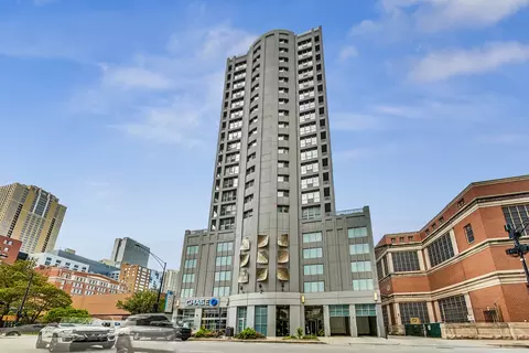 600 N Dearborn St #604, Chicago, IL 60654
