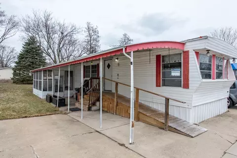 38285 N Sheridan Rd #126, Beach Park, IL 60087