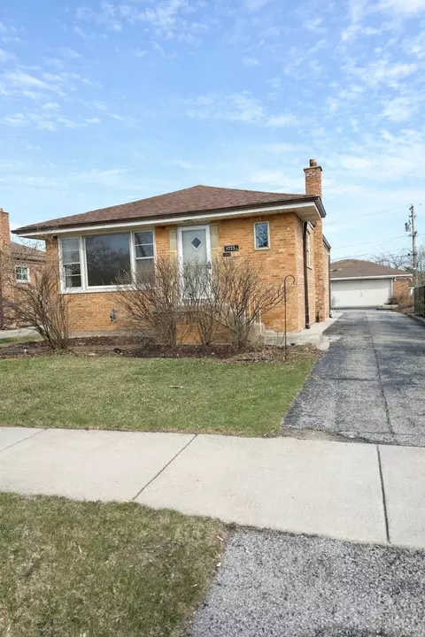 9225 Massasoit Ave, Oak Lawn, IL 60453