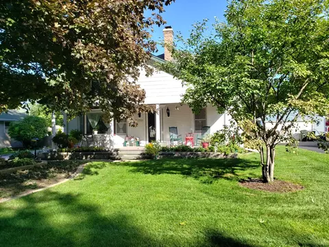 145 S Hickory St, Palatine, IL 60067