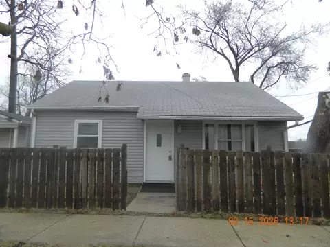 202 N Loucks St, Aurora, IL 60505