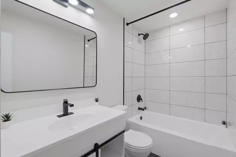 Bath - 1450 Meyer Rd, Hoffman Estates, IL 60169 photo 1 of 2