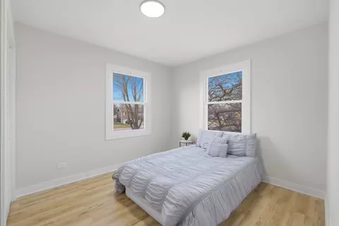 Bedroom - 1450 Meyer Rd, Hoffman Estates, IL 60169 photo 2 of 3