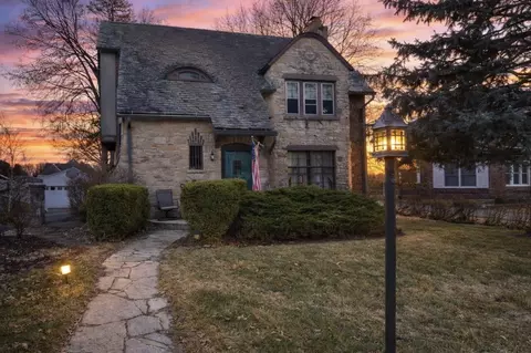 1261 W Stephenson St, Freeport, IL 61032