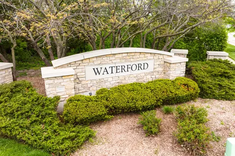 View/Area - 2984 Shamrock Cir, Elgin, IL 60124 photo 4 of 9