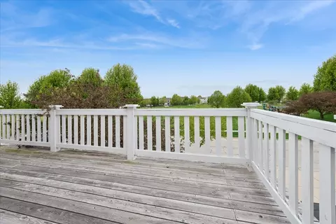 Exterior - 2984 Shamrock Cir, Elgin, IL 60124 photo 2 of 6