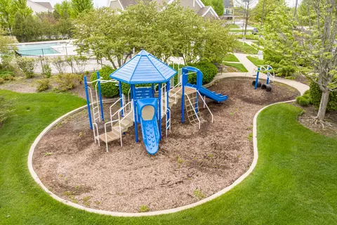 View/Area - 2984 Shamrock Cir, Elgin, IL 60124 photo 8 of 9