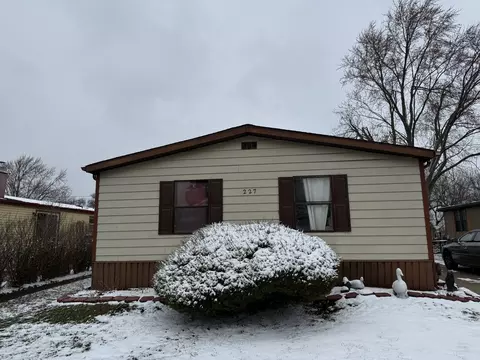 227 Blackthorn Rd, Matteson, IL 60443