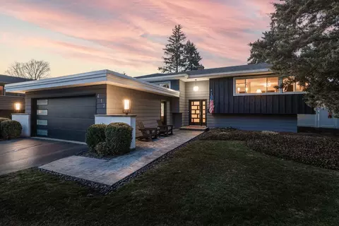 413 Buckeye Dr, Naperville, IL 60540