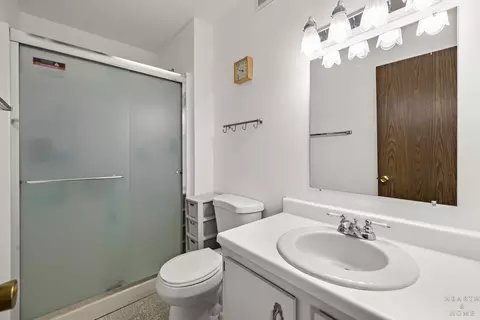 Bath - 603 Waters Edge Dr #D, Mchenry, IL 60050 photo 1 of 2
