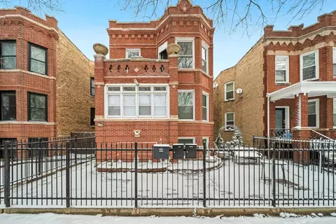3936 W Cornelia Ave, Chicago, IL 60618