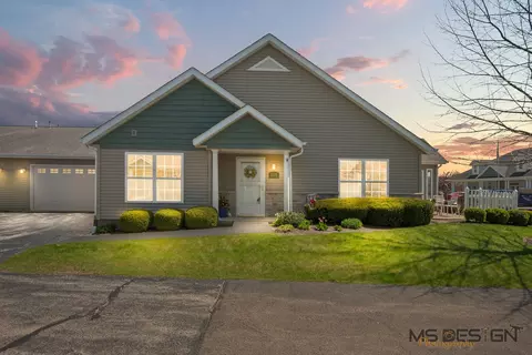 2105 Waterbury Ln W #2105, Sycamore, IL 60178